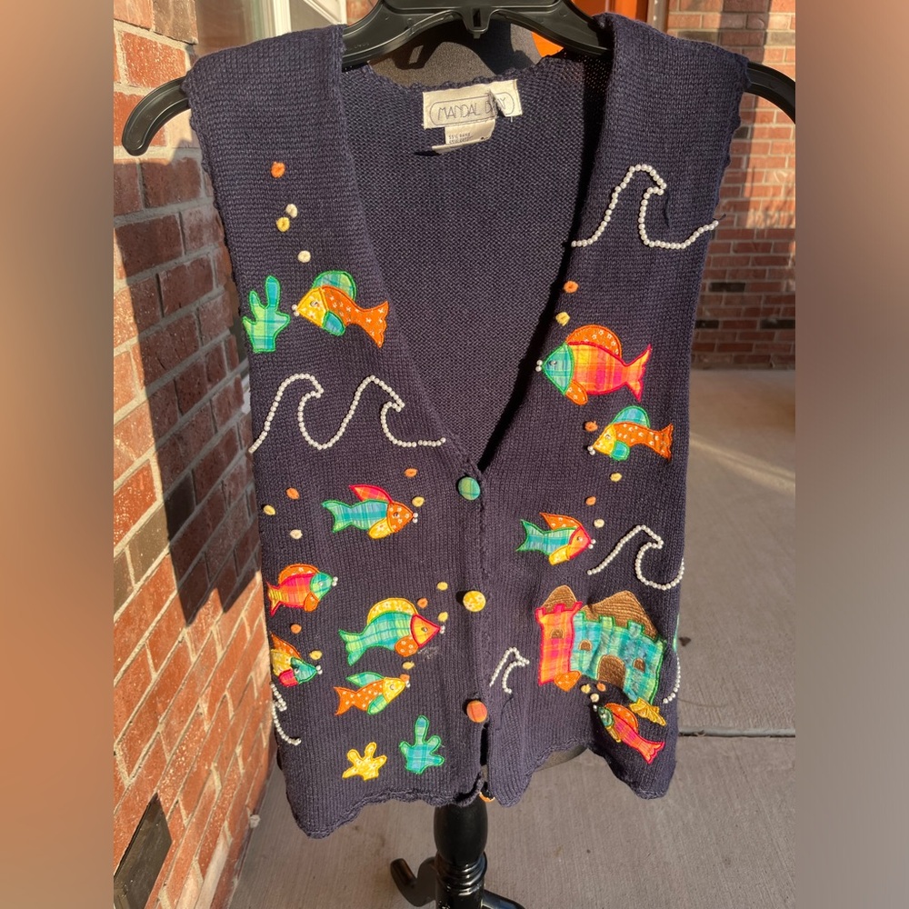 Vintage knit Mandal Bay fish sweater vest 80’s 90’s medium